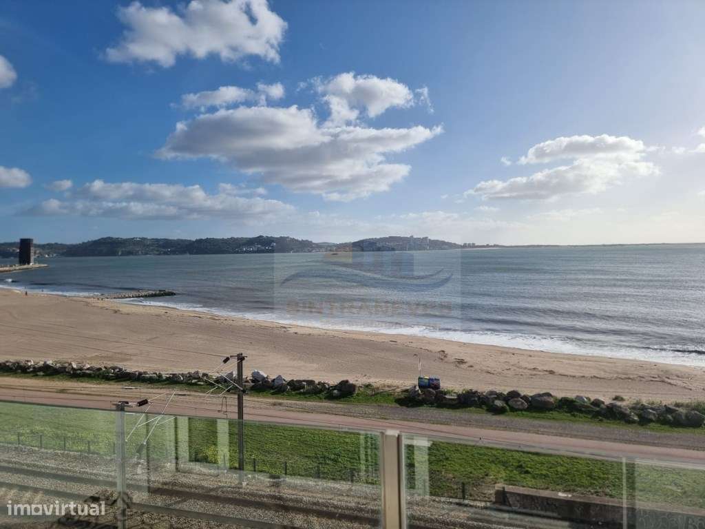 Temos para si 3 apartamentos T2 no mesmo prédio 1ª linha de mar na ... - Grande imagem: 4/14