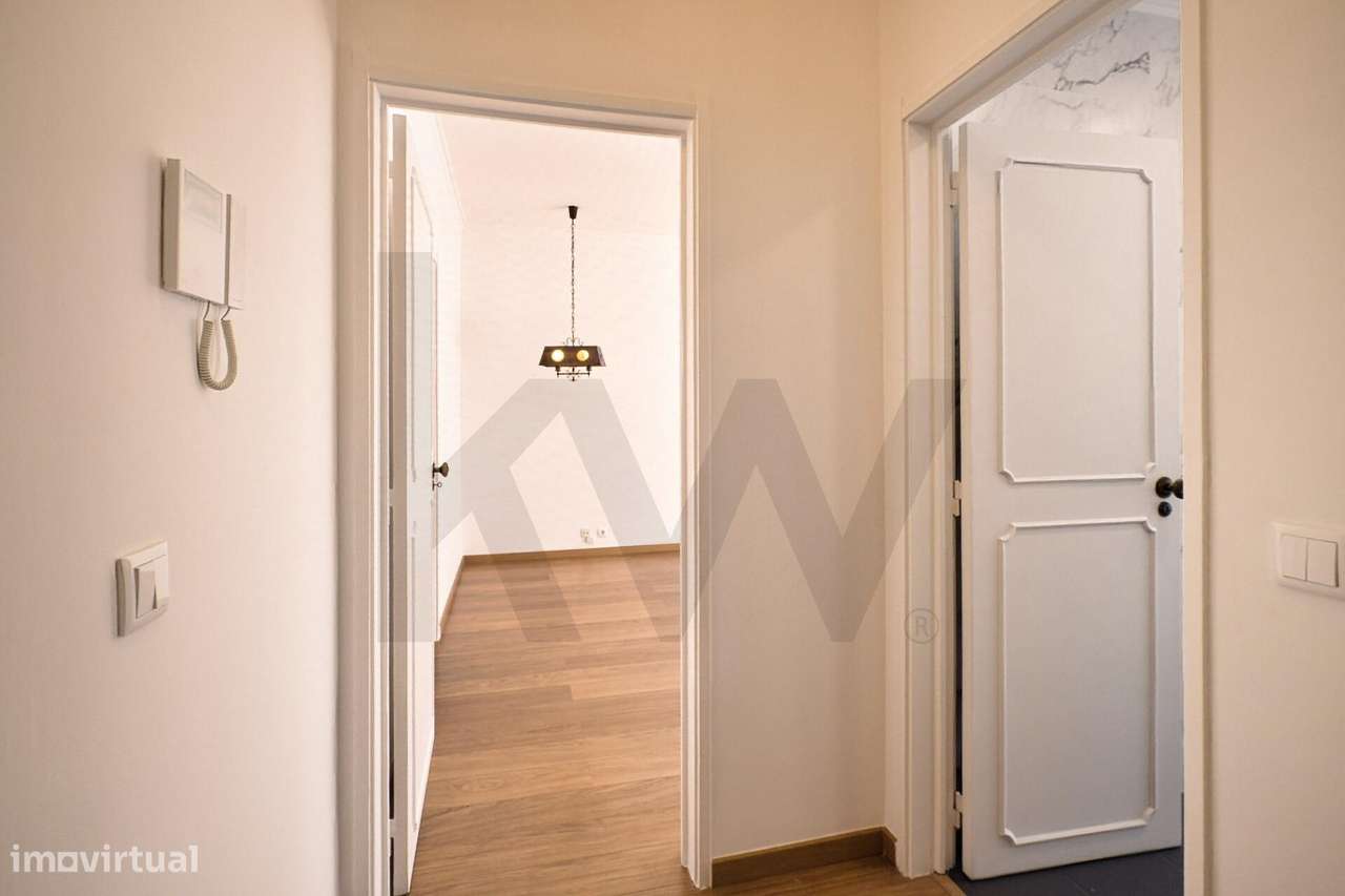 Arrenda | Apartamento T2 Remodelado no Lumiar - Grande imagem: 5/21