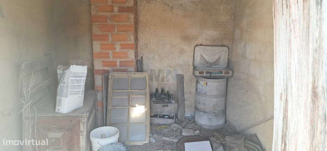 Moradia  para remodelação com Elevado Potencial em Anagueis-23