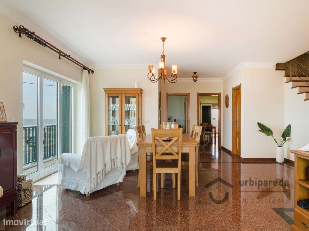 Moradia V4 em condomínio fechado no centro da Ericeira, com garagem.-12