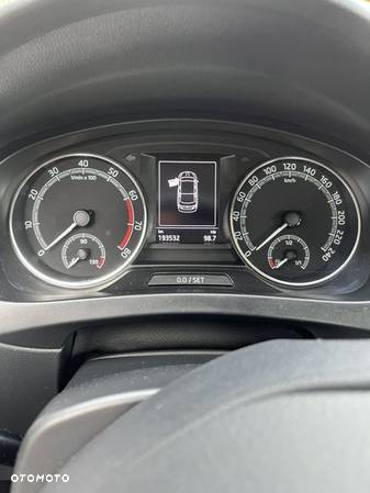 Skoda RAPID 1.0 TSI Ambition DSG - 13