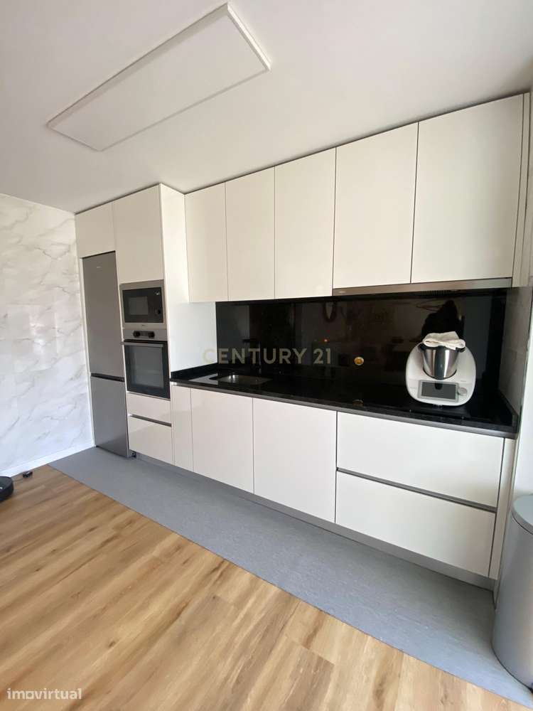 Apartamento T2+1 totalmente remodelado no centro de Valongo - Grande imagem: 2/17