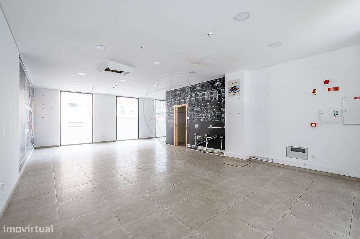 Loja  para arrendamento - Grande imagem: 2/3