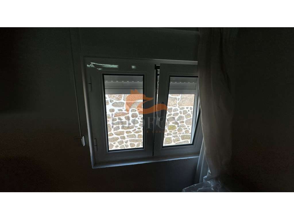 Moradia Pronta a Habitar localizada na vila de Avô - Ótimo para Alo...-5