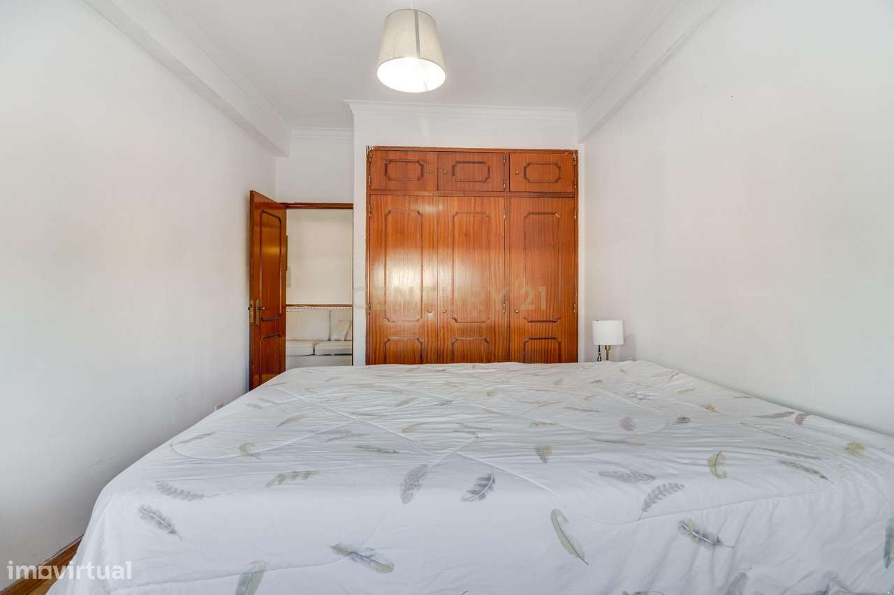 Apartamento T1 com Arrecadação no Cacém-7