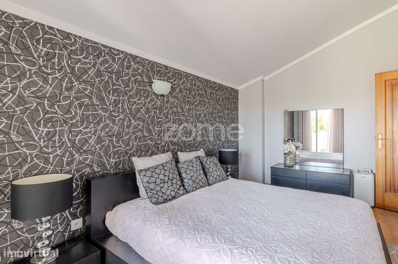 Duplex T3 com Terraço e Vista Mar em Gaia-36