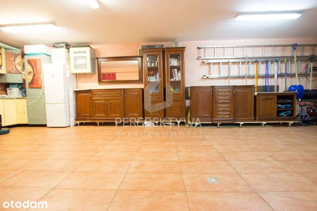 Niezwykle Zadbany Szereg Z Uroczym Ogrodem-13