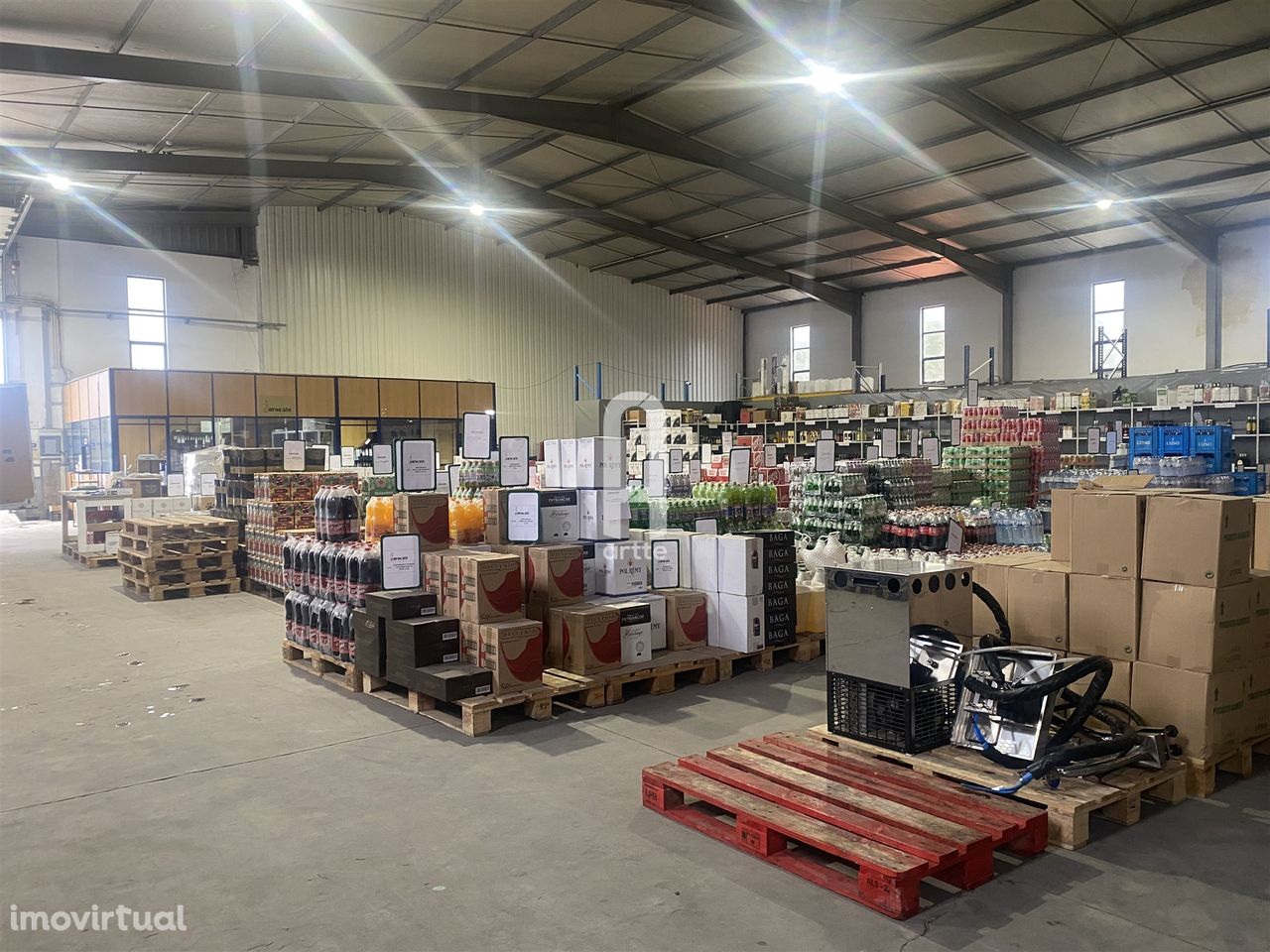 Venda de empresa distribuidora de bebidas e café, Zona industrial Barr