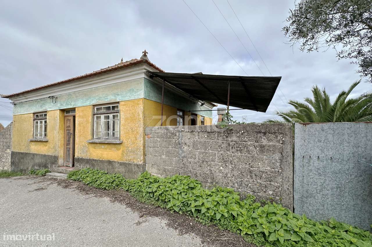 Casa para recuperar inserida em terreno com 282 m² - Grande imagem: 3/60