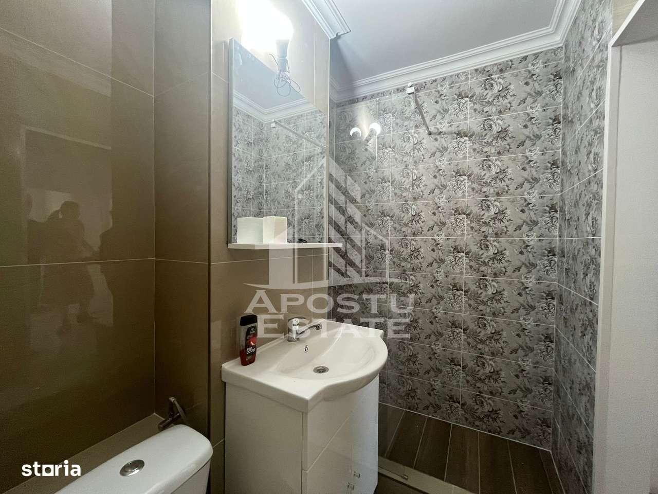 Apartament cu 2 camere, decomandat, renovat, zona Dambovita - Imagine principală: 3/8