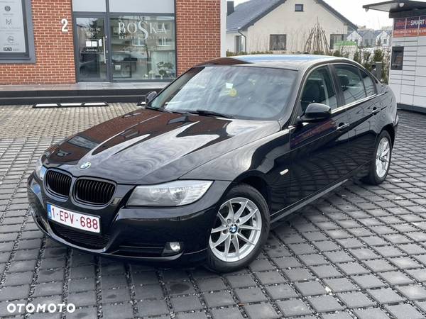 BMW Seria 3 318d DPF - 1