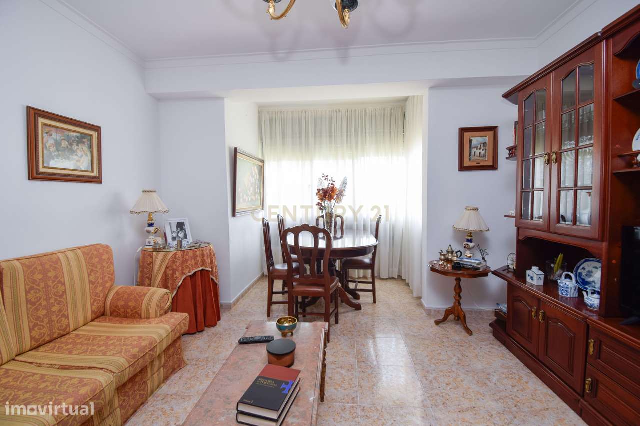 T3 Luminoso na Rinchoa (Rio de Mouro) | Varandas a Sul | Excelente Loc-3