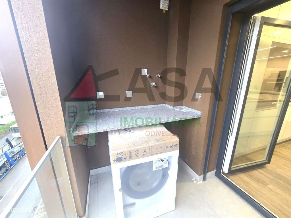 Empreendimento novo com piscina T2 e T3 disponíveis-8