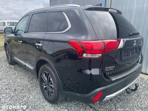 Mitsubishi Outlander - 6