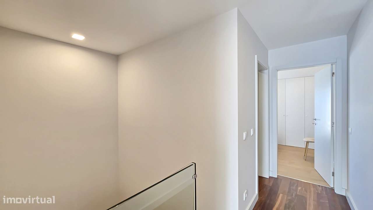 Apartamento semi-novo duplex com 2 quartos em Aveiro-22
