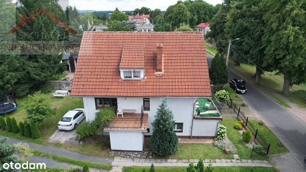 Duży dom w spokojnej okolicy-2