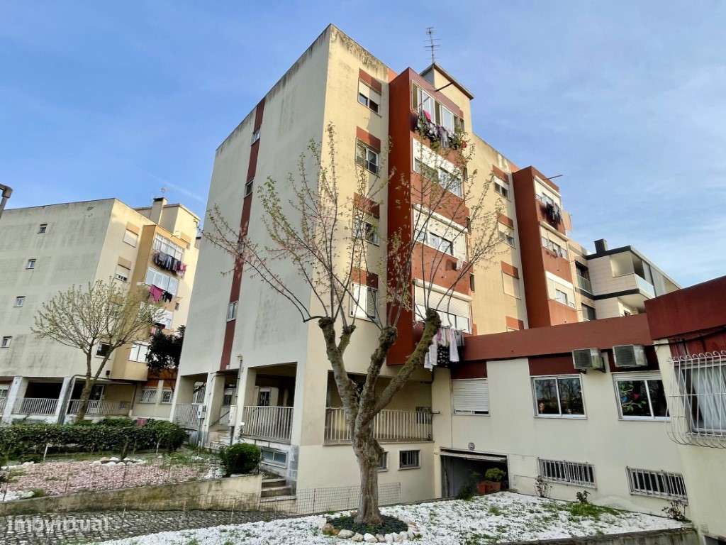 Apartamento T2 em Odivelas-1