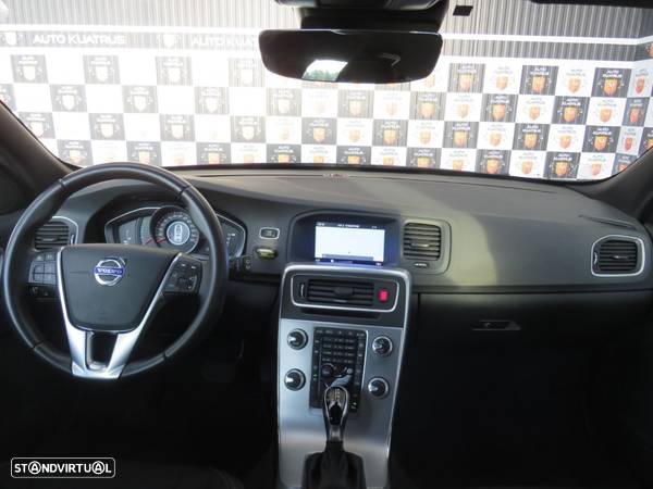 Volvo V60 2.0 D2 Momentum Geartronic - 14