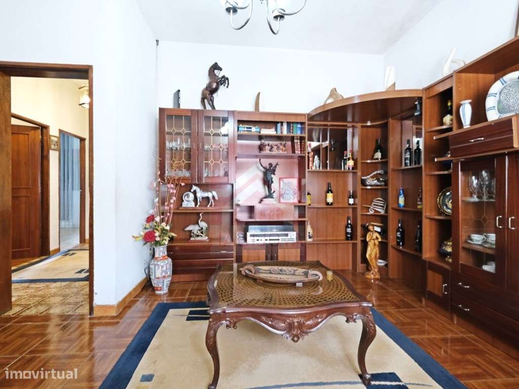 Moradia V3+1 em Fânzeres-24