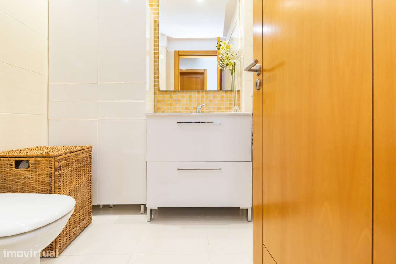 Moderno apartamento T3 com parqueamento e arrecadação-26