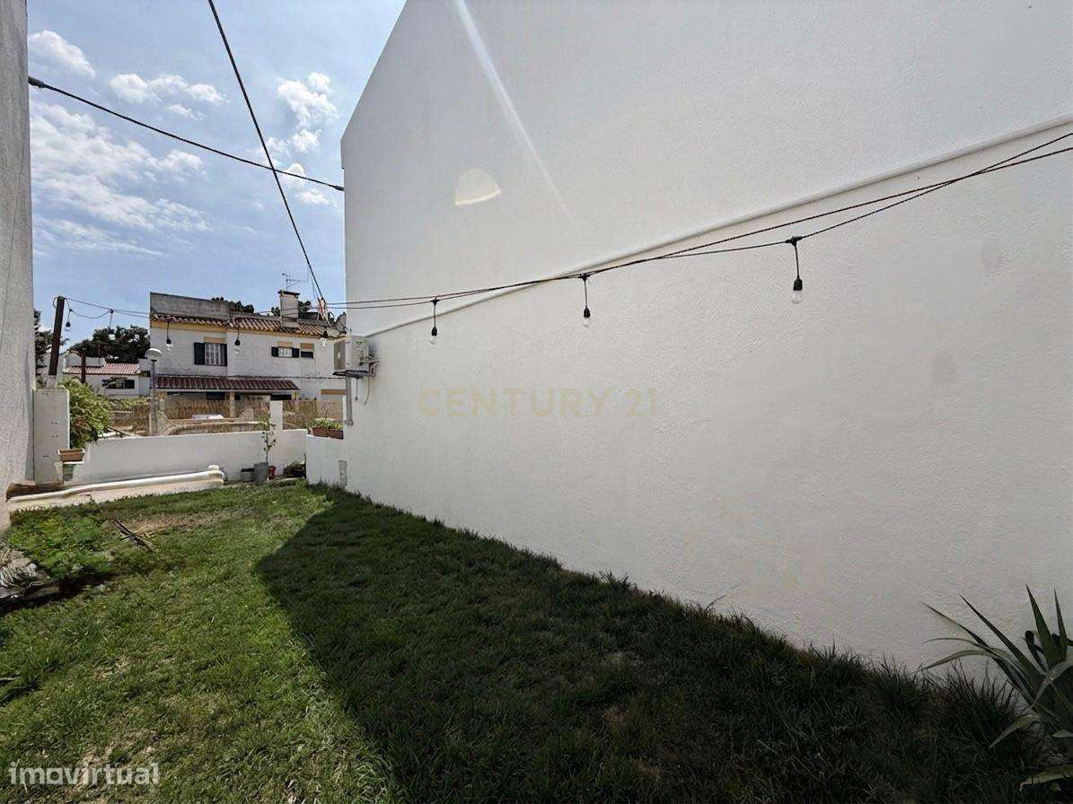 Moradia T4  em Vendas de Azeitão com jardim - Oportunidade-27