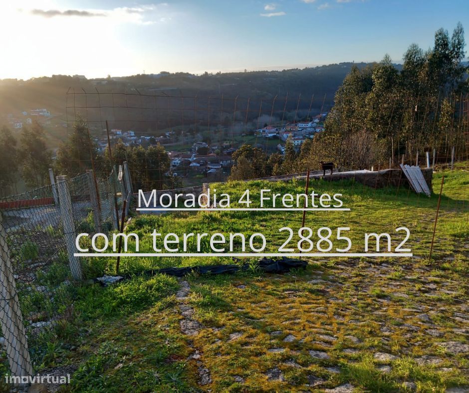 Moradia T3 4 Frentes com Terreno 2885 m2 Gondomar