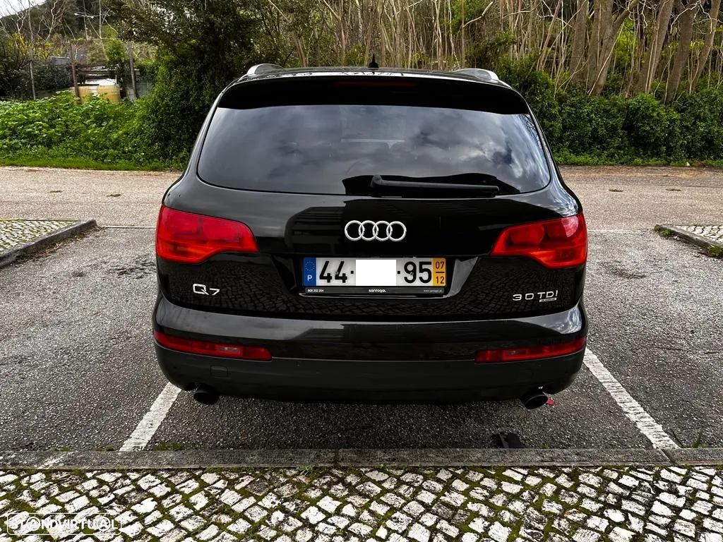 Audi Q7 3.0 TDi Exclusive Tiptronic - 5