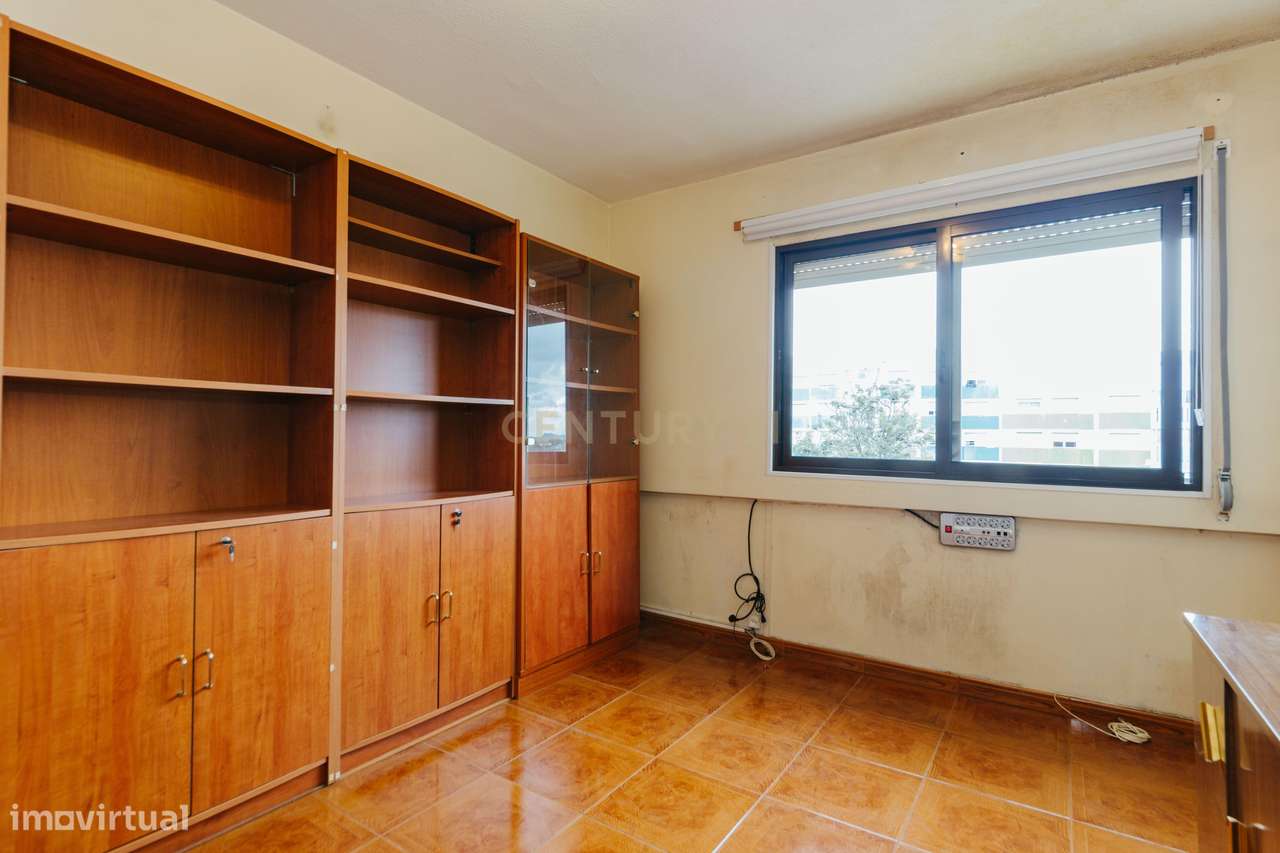 Apartamento T4 à venda no Barreiro-19