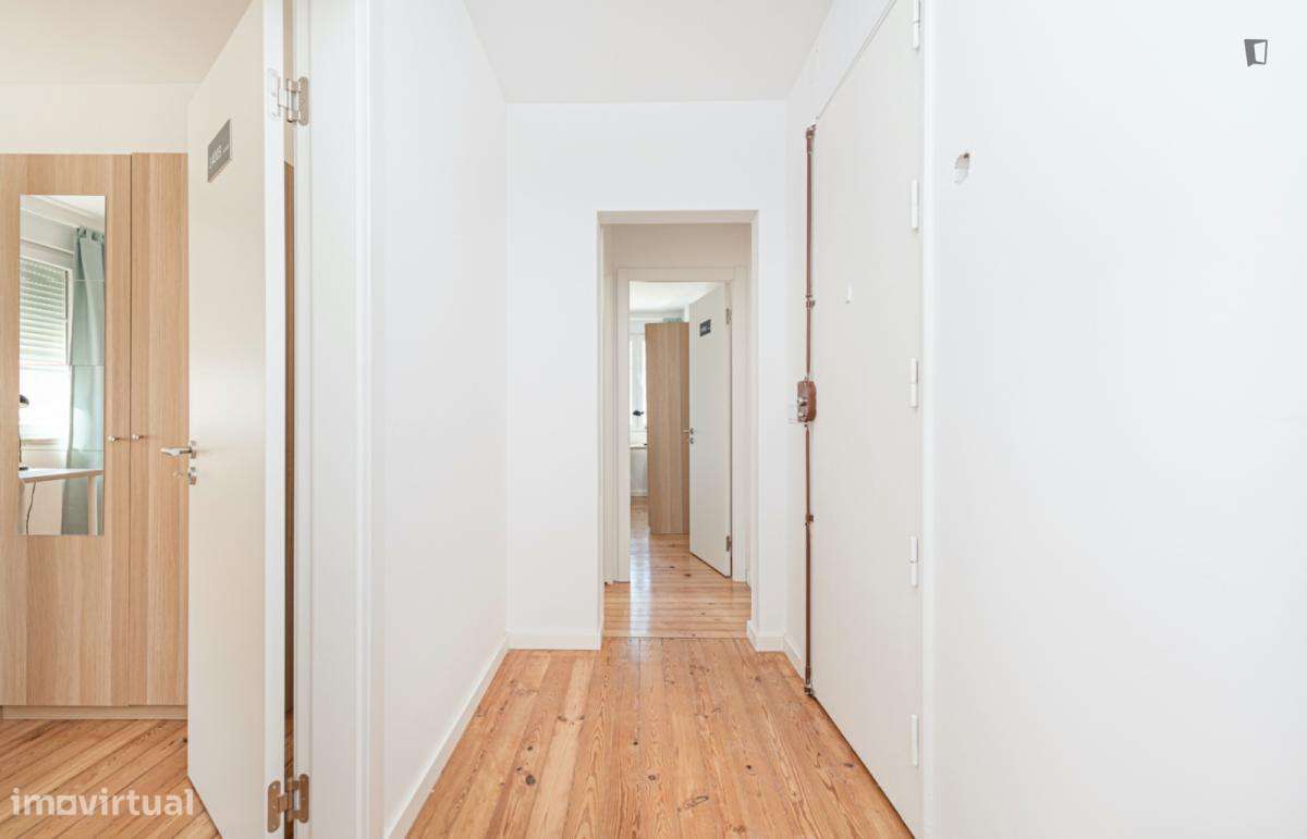 Quarto - localizado em Alcântara Lisbon - Grande imagem: 2/7