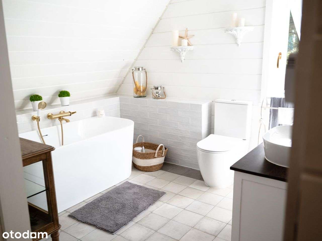 Sprzedam kameralny dom wśród jezior w miejscowości-8