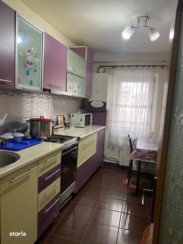 Apartament 3 camere zona Grivita-Scoala 8