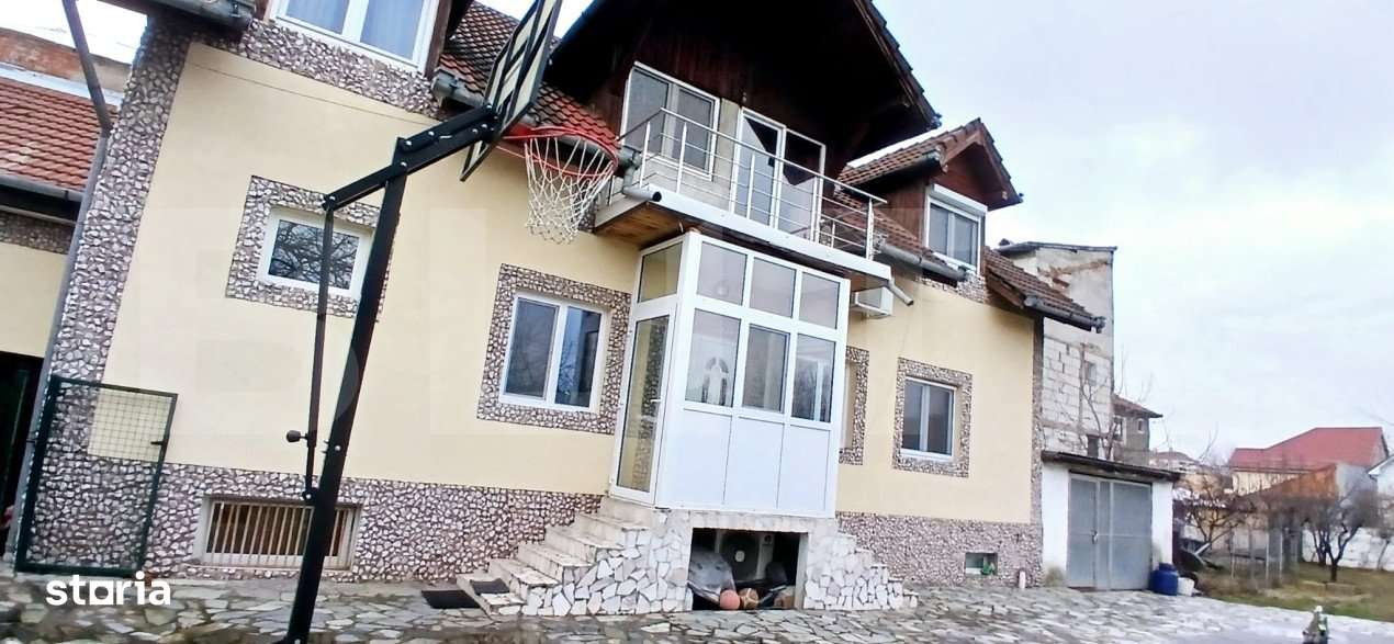 Doua case de vanzare, 263 mp, teren 800 mp, zona Iosia, in exclusivita - Imagine principală: 2/19