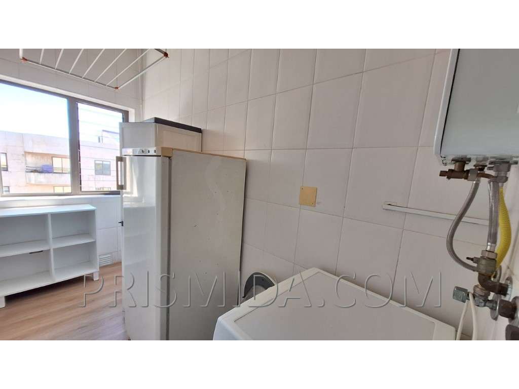 Duplex T4+office Renovado | Bi-Familiar | Terraço c/Churrasqueira-26