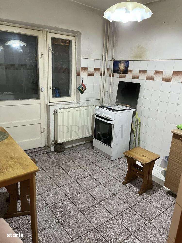 Aradului-2 camere, etaj 1, decomandat - Imagine principală: 4/7