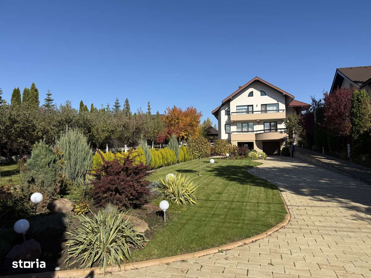 Casa de vânzare, 5 camere, curte mare, modernă-8