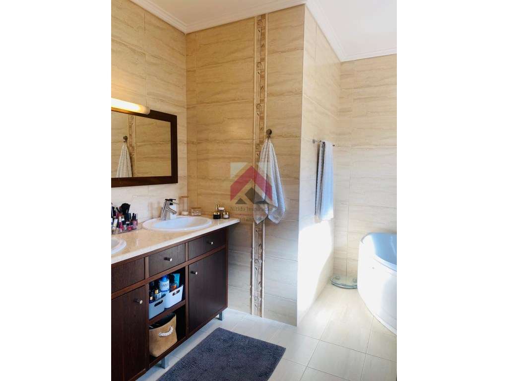 Moradia T6 Isolada na Palhaça-34