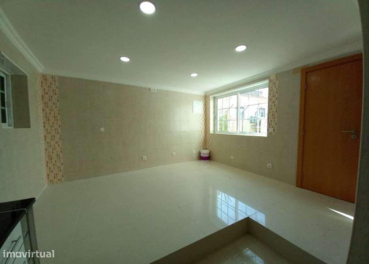 Moradia T4 remodelada na Parede, Cascais-7