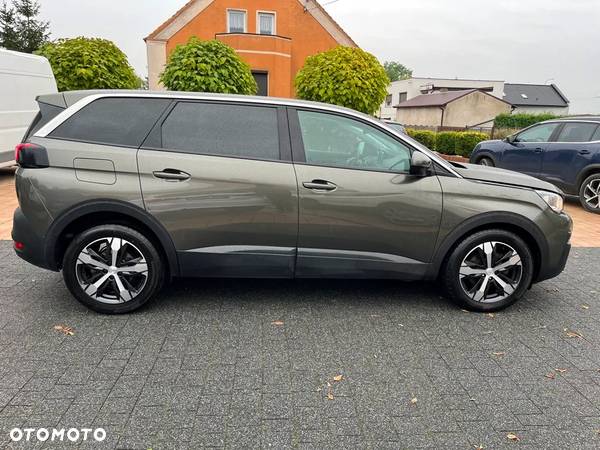 Peugeot 5008 - 5