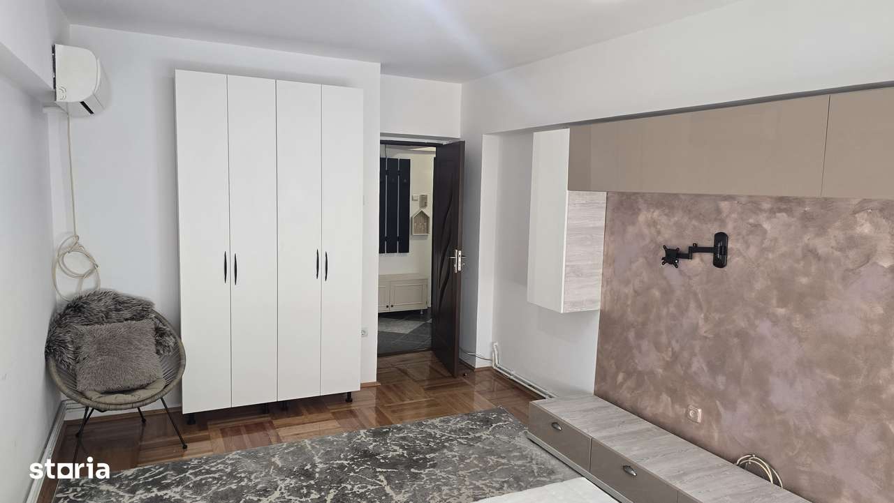 Vand apartament cu o camera in Deva, zona Marasti, etaj 1,-2