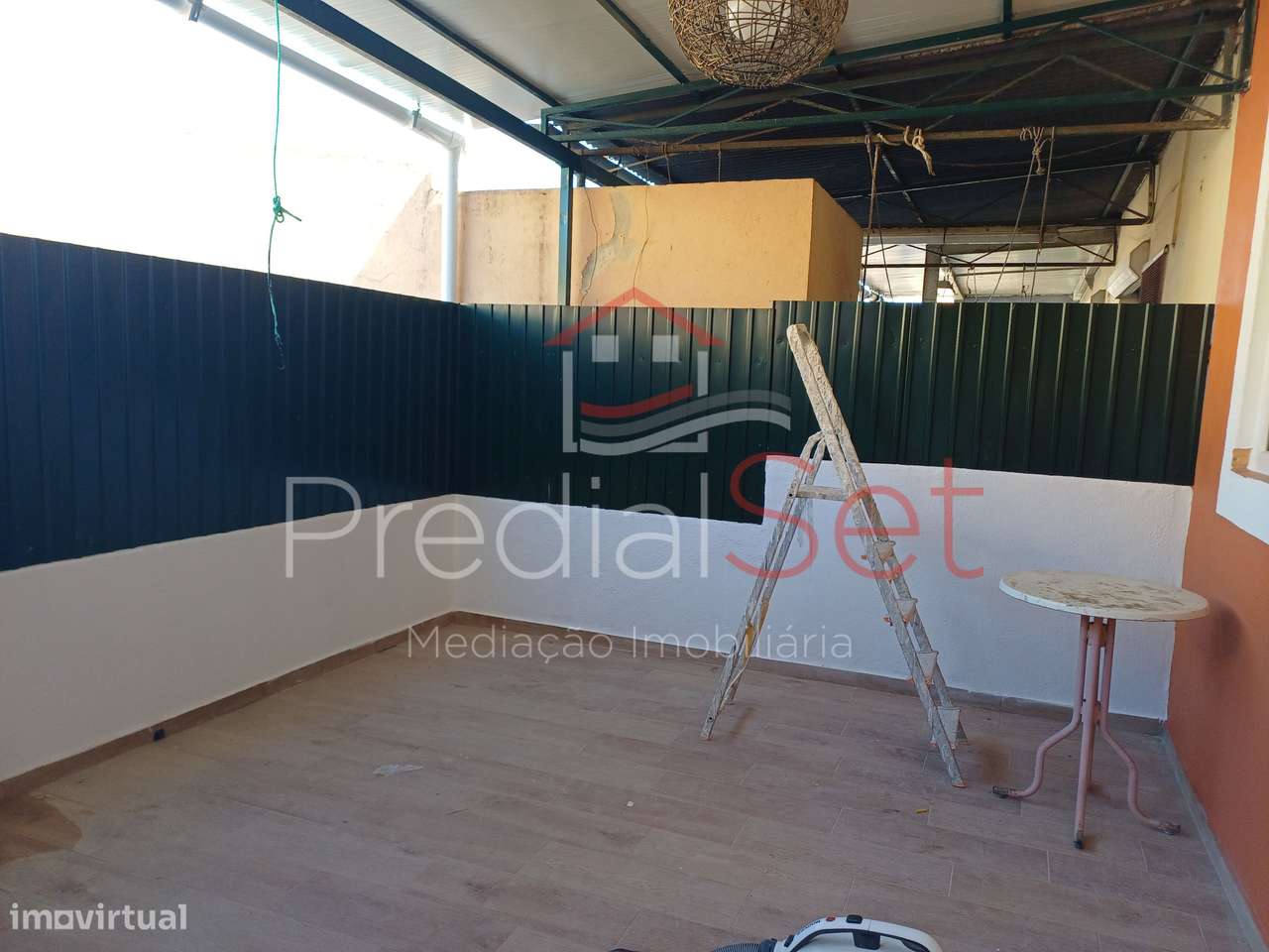 Moradia T3 Totalmente remodelada em Setúbal-5