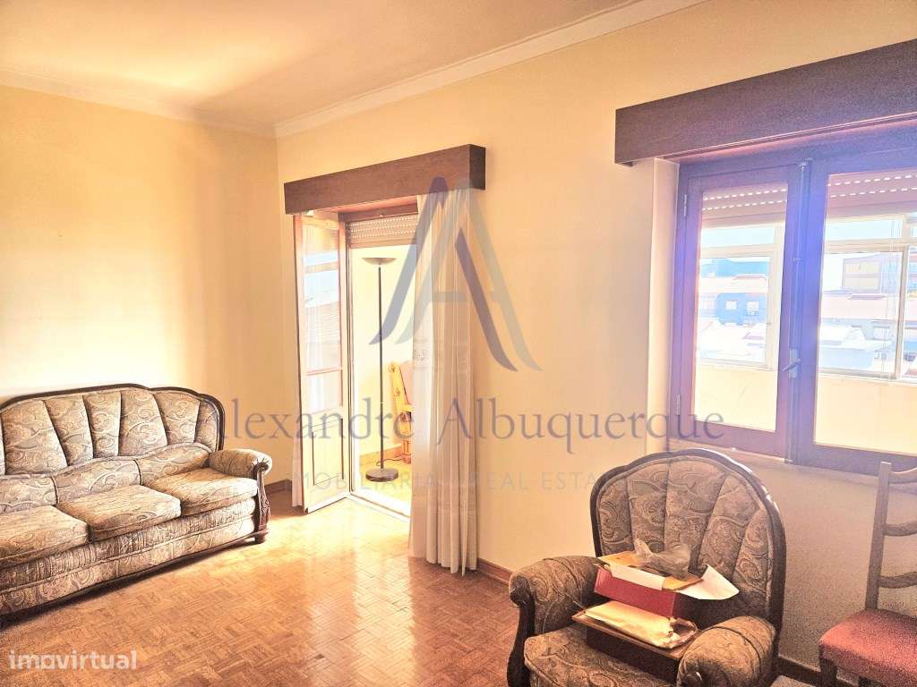 Apartamento T1 com vista Rio no Centro de Almada-5