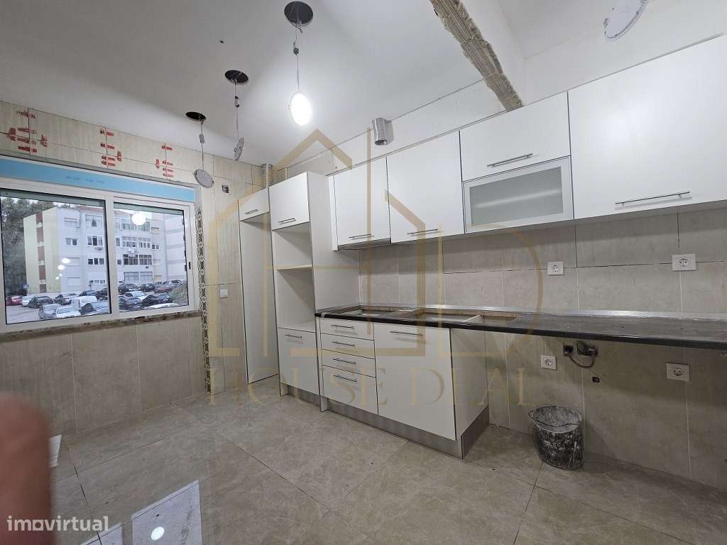 REMODELADO! Apartamento T2 na Cova da Piedade. Almada - Grande imagem: 3/32