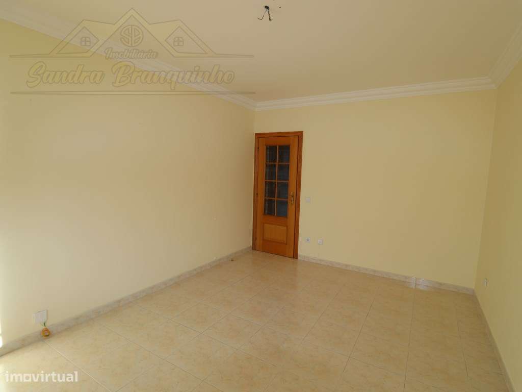 Apartamento T2 no centro Bombarral-5