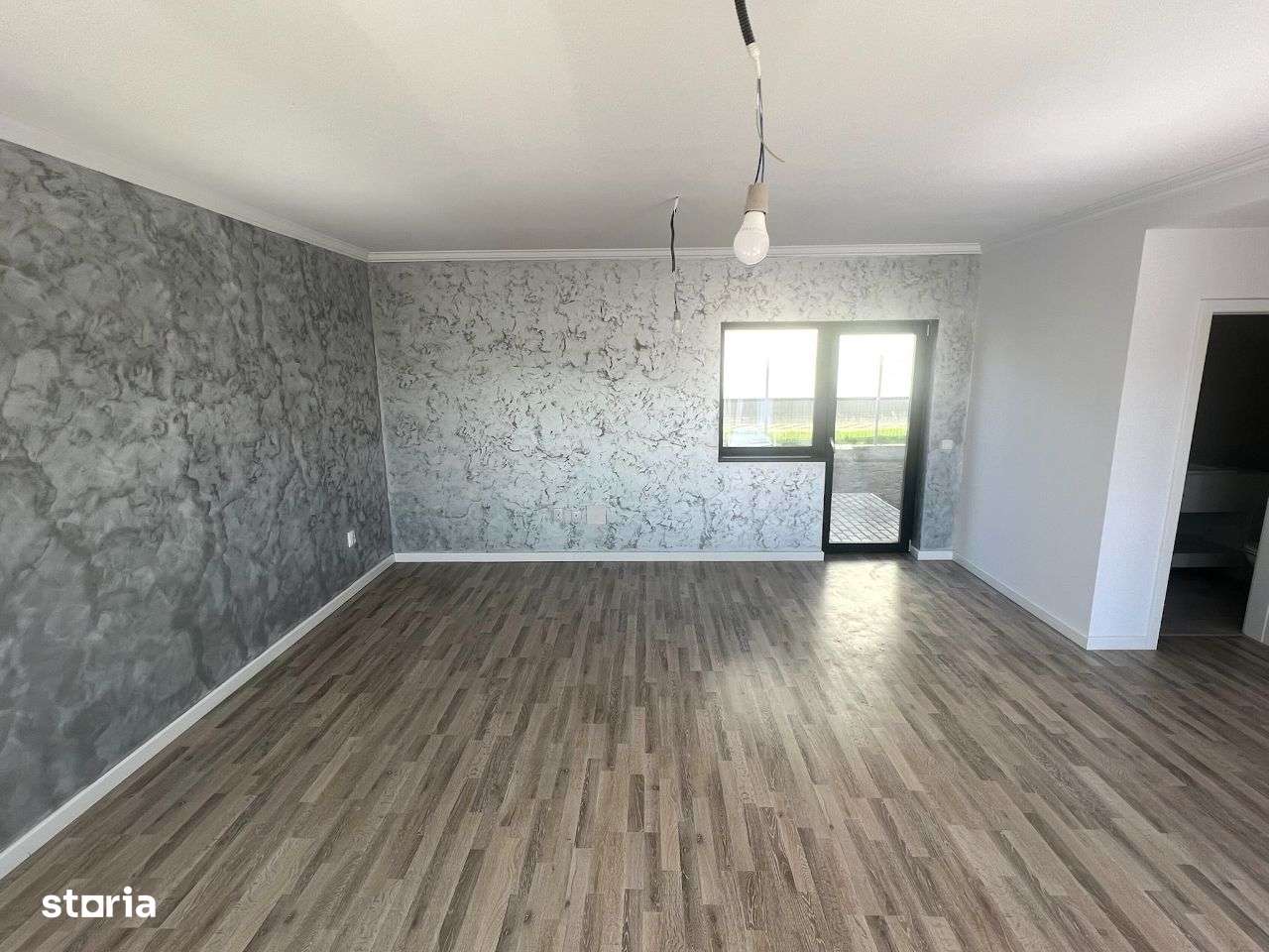 PLACA si peste et.!Incalz pard la parter!Vila Valea Adanca (Miroslava) - Imagine principală: 3/8