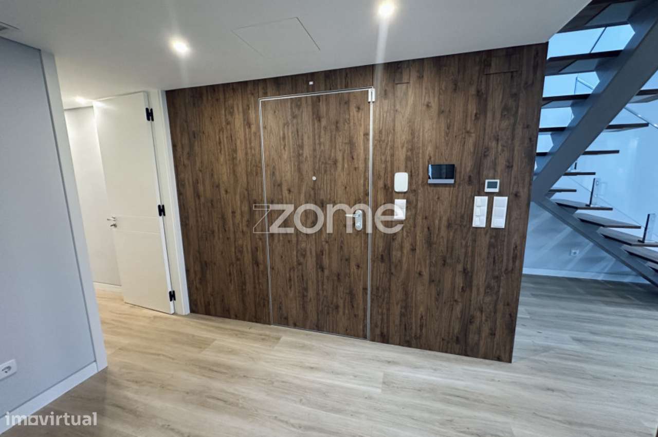 Apartamento T3 com Mezanino – 3 lugares de garagem - Grande imagem: 4/28