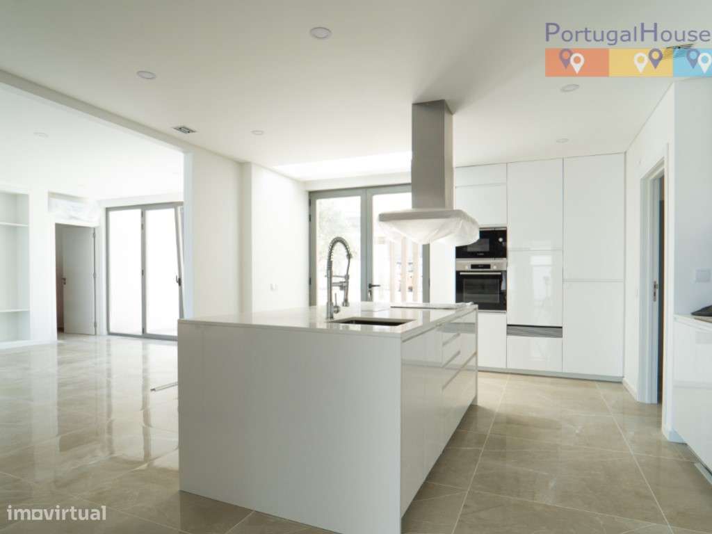 Moradia independente de arquitetura moderna e espetacular com vista...-8