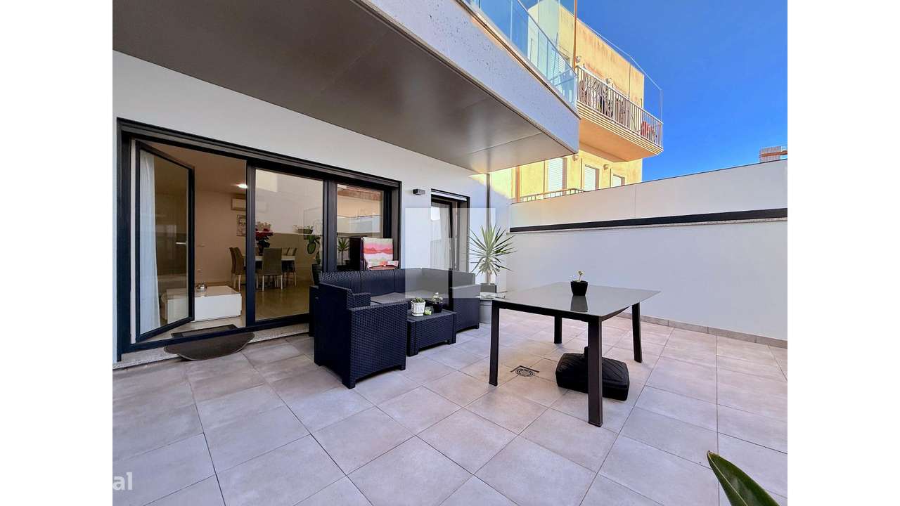 Apartamento T3 Seminovo c/ Terraço-19