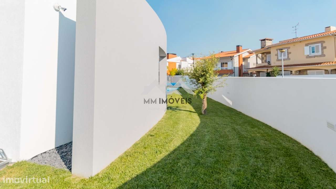 Moradia | T4 | Piscina | Maia-26