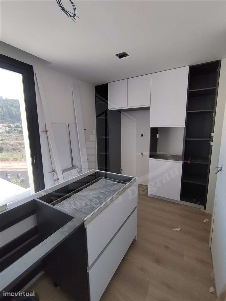 Gaveto em fase avançada de construção-8