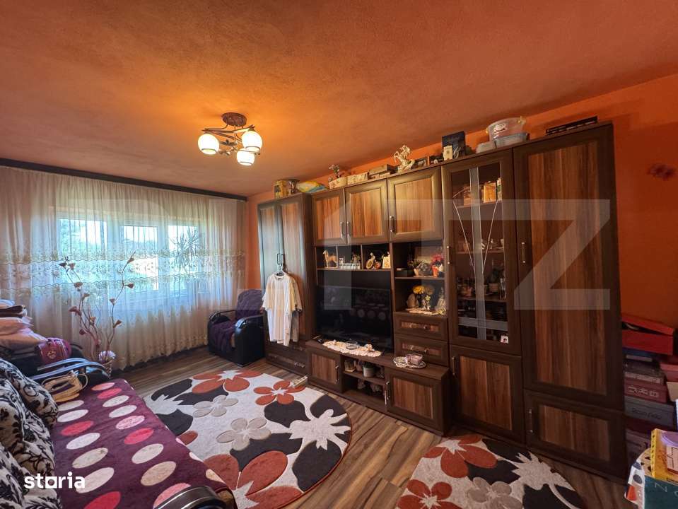 Apartament cu 3 camere, decomandat, zona Mall - Imagine principală: 1/8